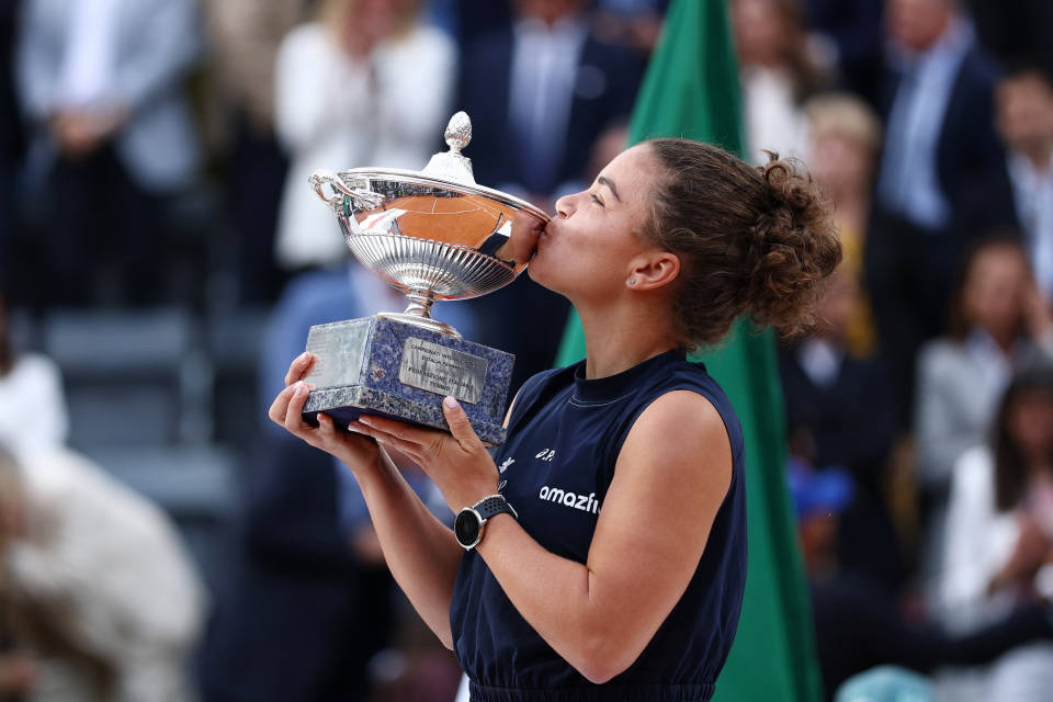 法网女单种子排序确定：郑钦文锁定8号种子，或现死亡半区